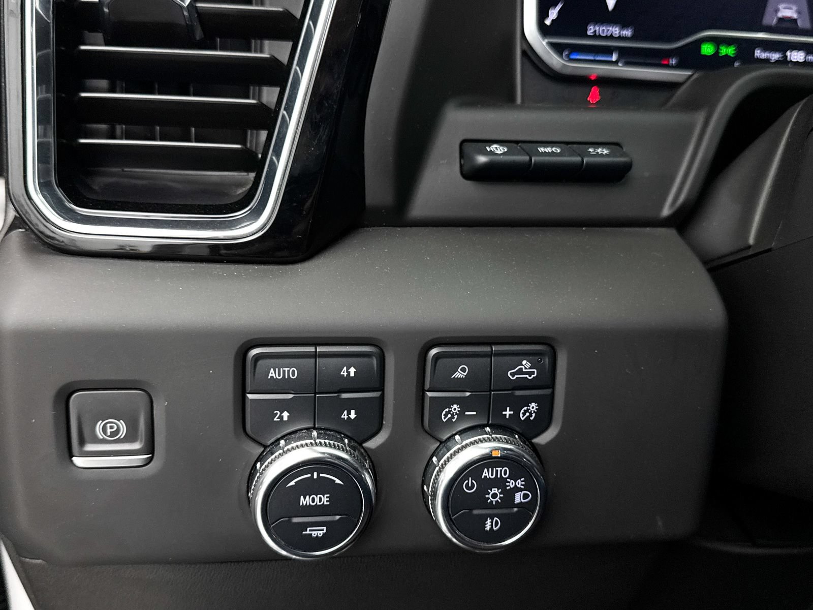 Used 2023 GMC Sierra 1500 Denali Ultimate AWD/4WD image 16