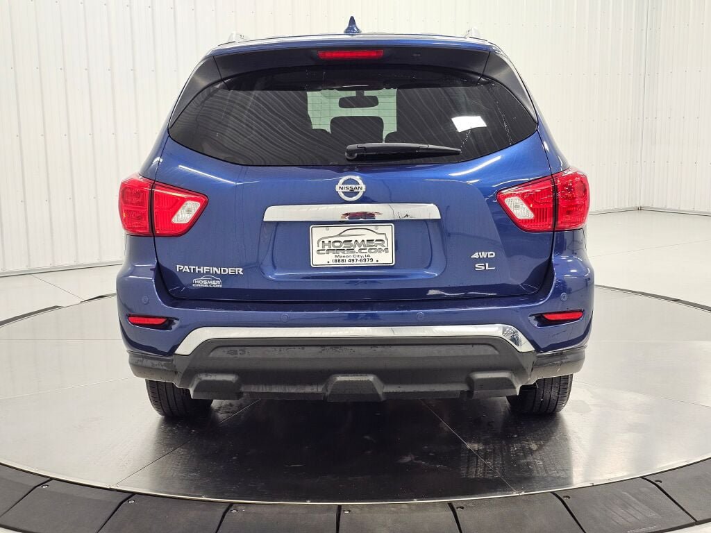 Used 2020 Nissan Pathfinder SL AWD/4WD image 4