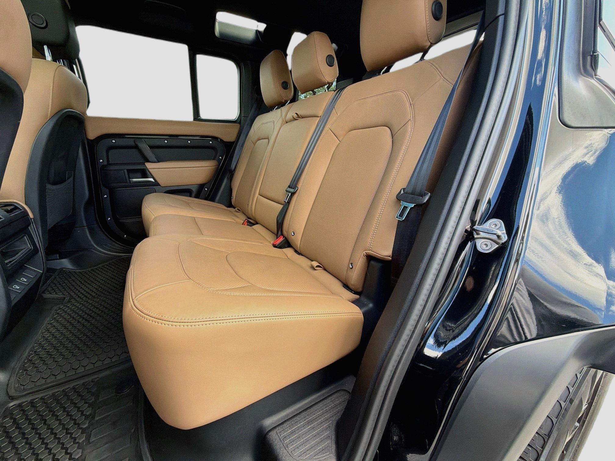 Used 2025 Land Rover Defender 110 S AWD/4WD image 21