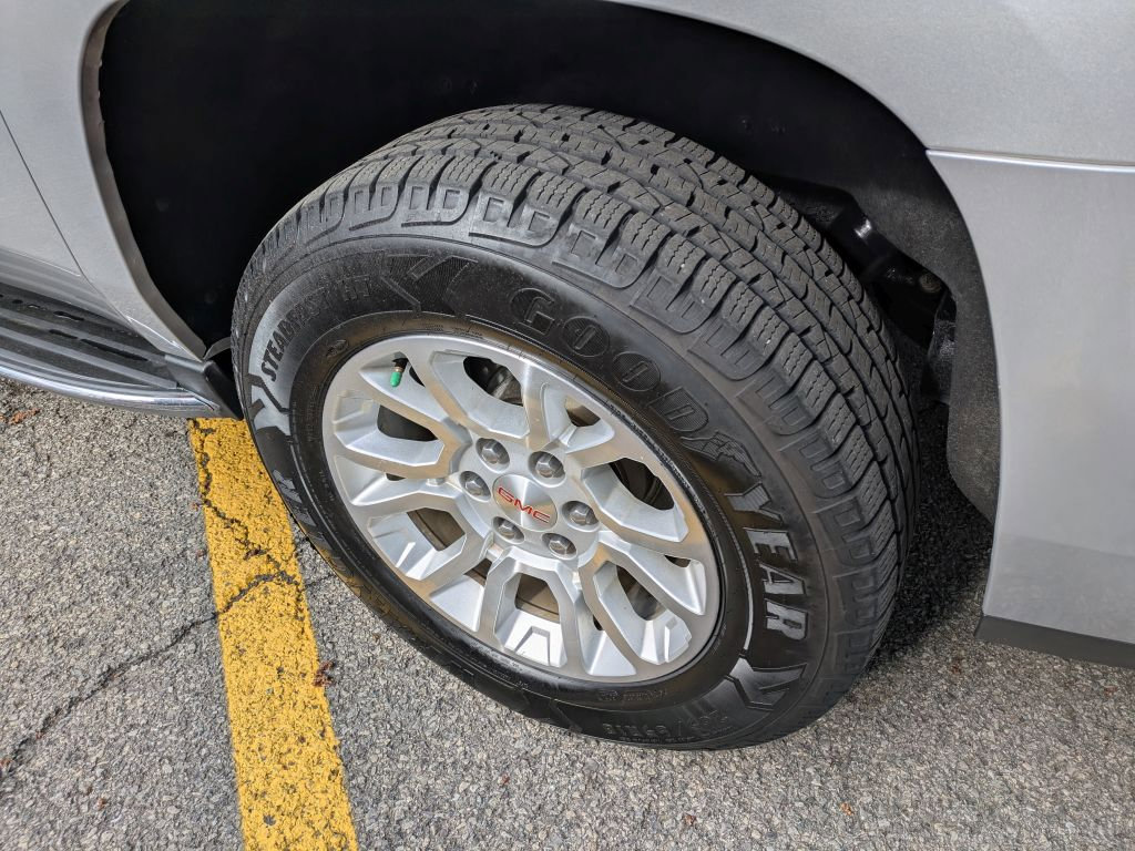 Used 2015 GMC Yukon XL SLE w/ Convenience Package image 37