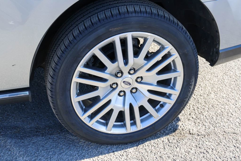 Used 2024 Ford Expedition Limited image 7