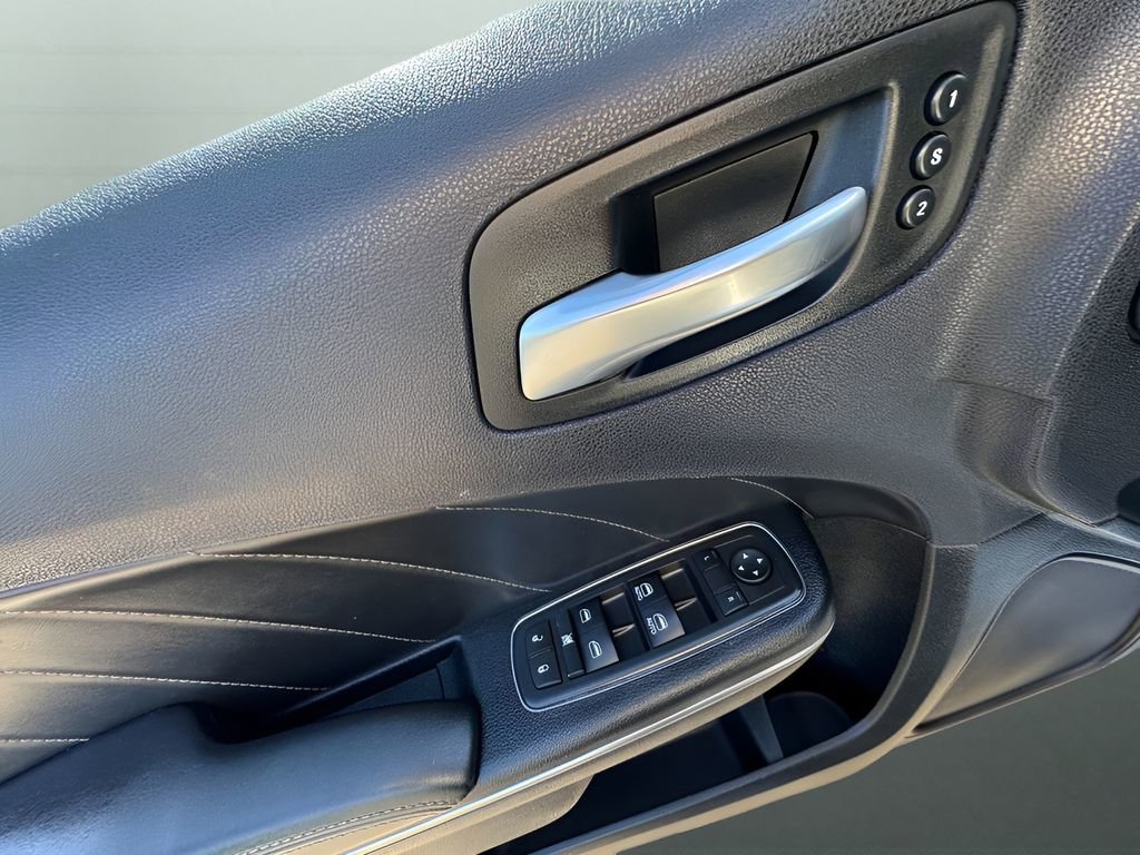 Used 2016 Dodge Charger R/T image 11