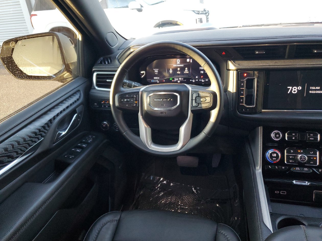 Used 2023 GMC Yukon XL Denali RWD image 11