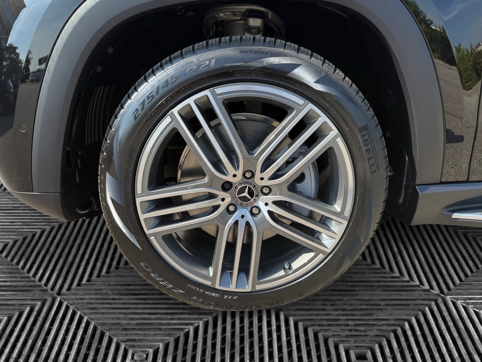 New 2026 Mercedes-Benz GLS 450 4MATIC image 9