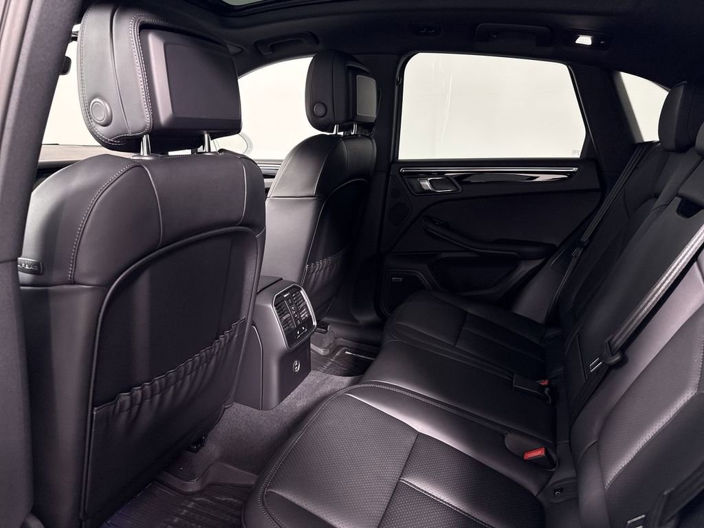 New 2026 Porsche Macan AWD/4WD image 26