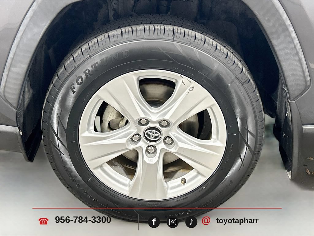 Used 2020 Toyota RAV4 XLE FWD image 27