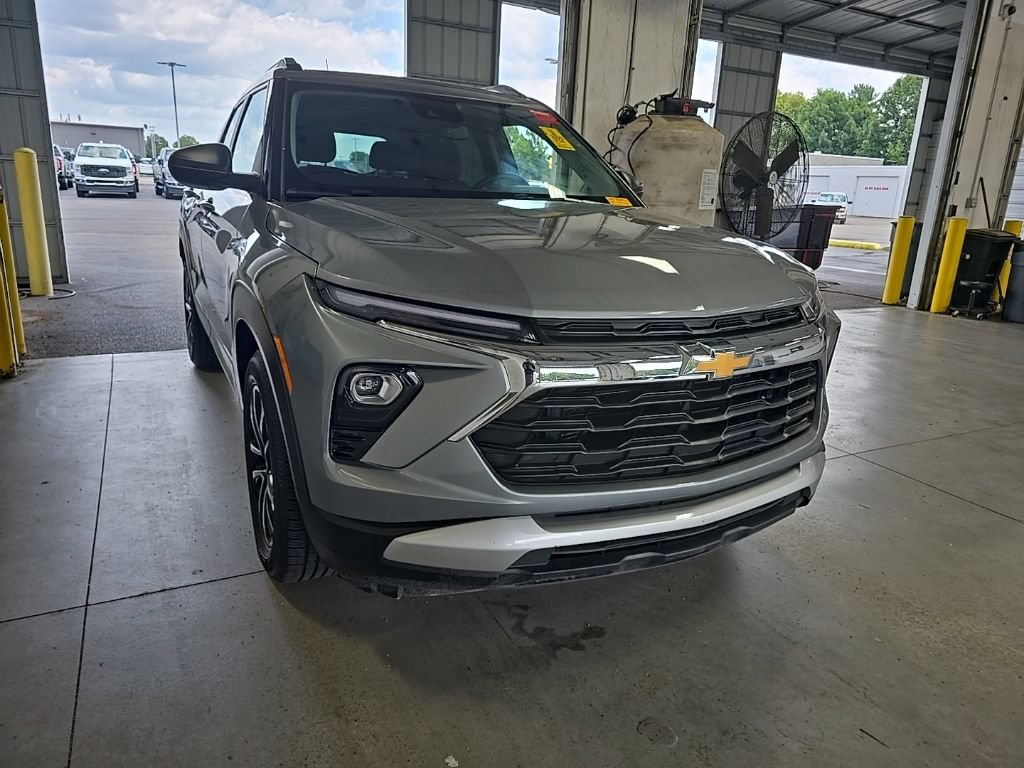 Used 2025 Chevrolet TrailBlazer LT w/ LT Cold Weather Package