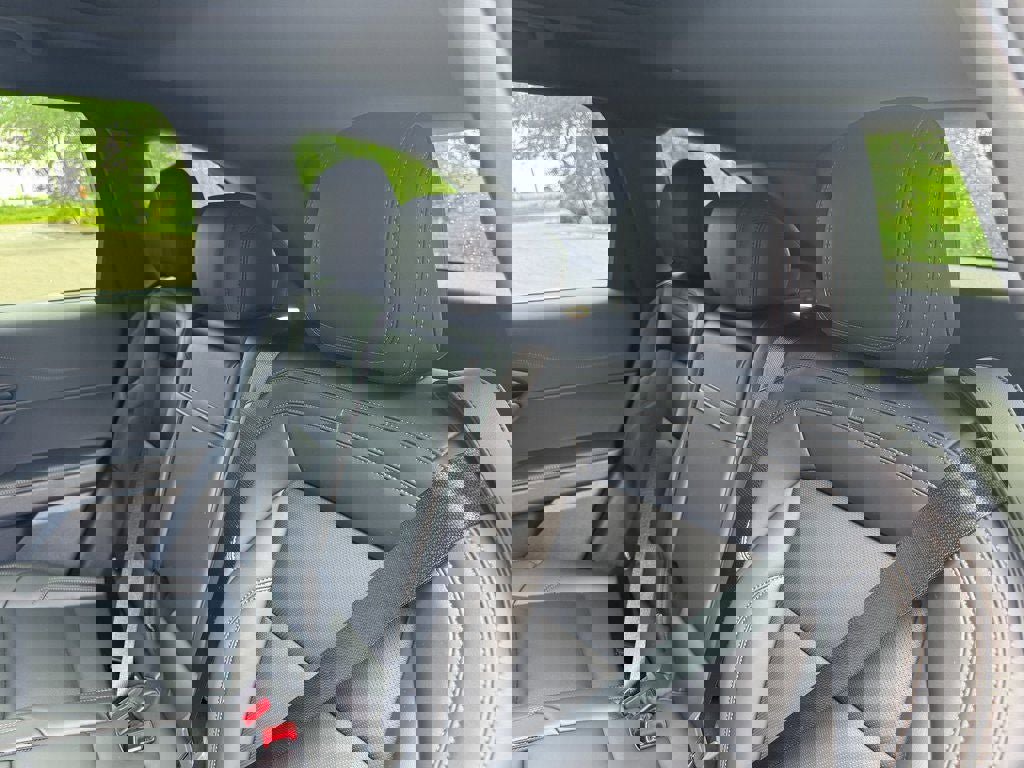 New 2025 Lincoln Nautilus Premier w/ Equipment Group 102A AWD/4WD image 16