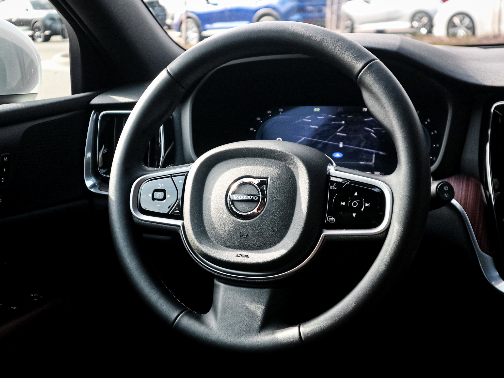 Used 2025 Volvo V60 B5 Cross Country Plus image 18