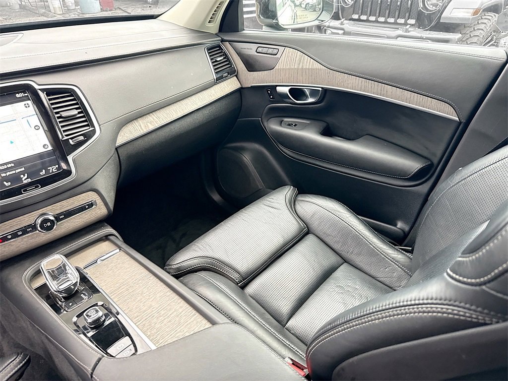 Used 2022 Volvo XC90 T8 Inscription image 26