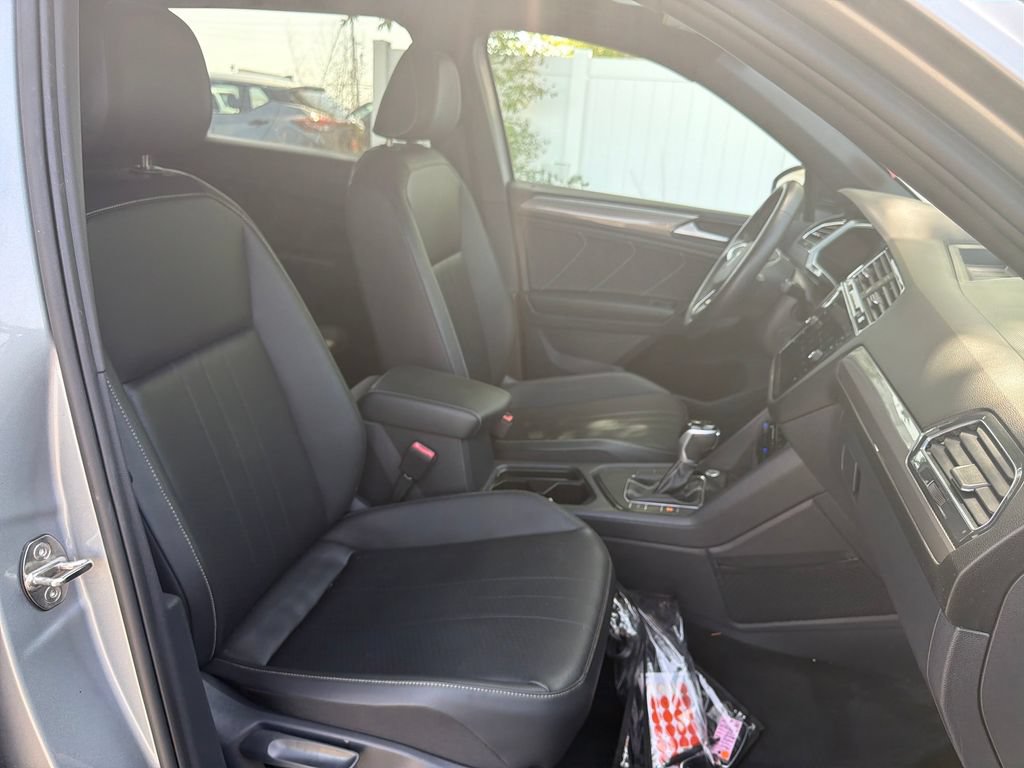 Used 2023 Volkswagen Tiguan SE R-Line FWD image 51
