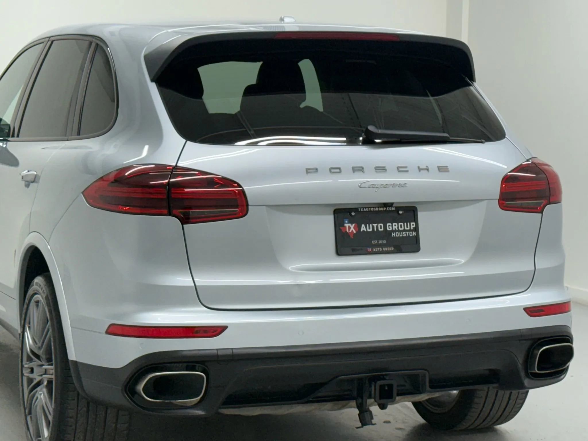Used 2018 Porsche Cayenne Platinum Edition image 43