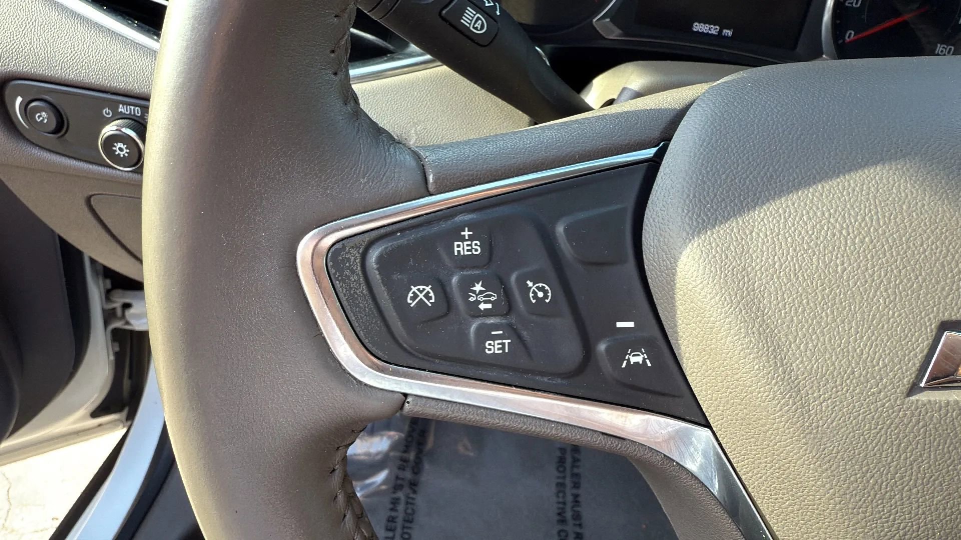 Used 2017 Chevrolet Malibu LT w/ Leather Package image 32