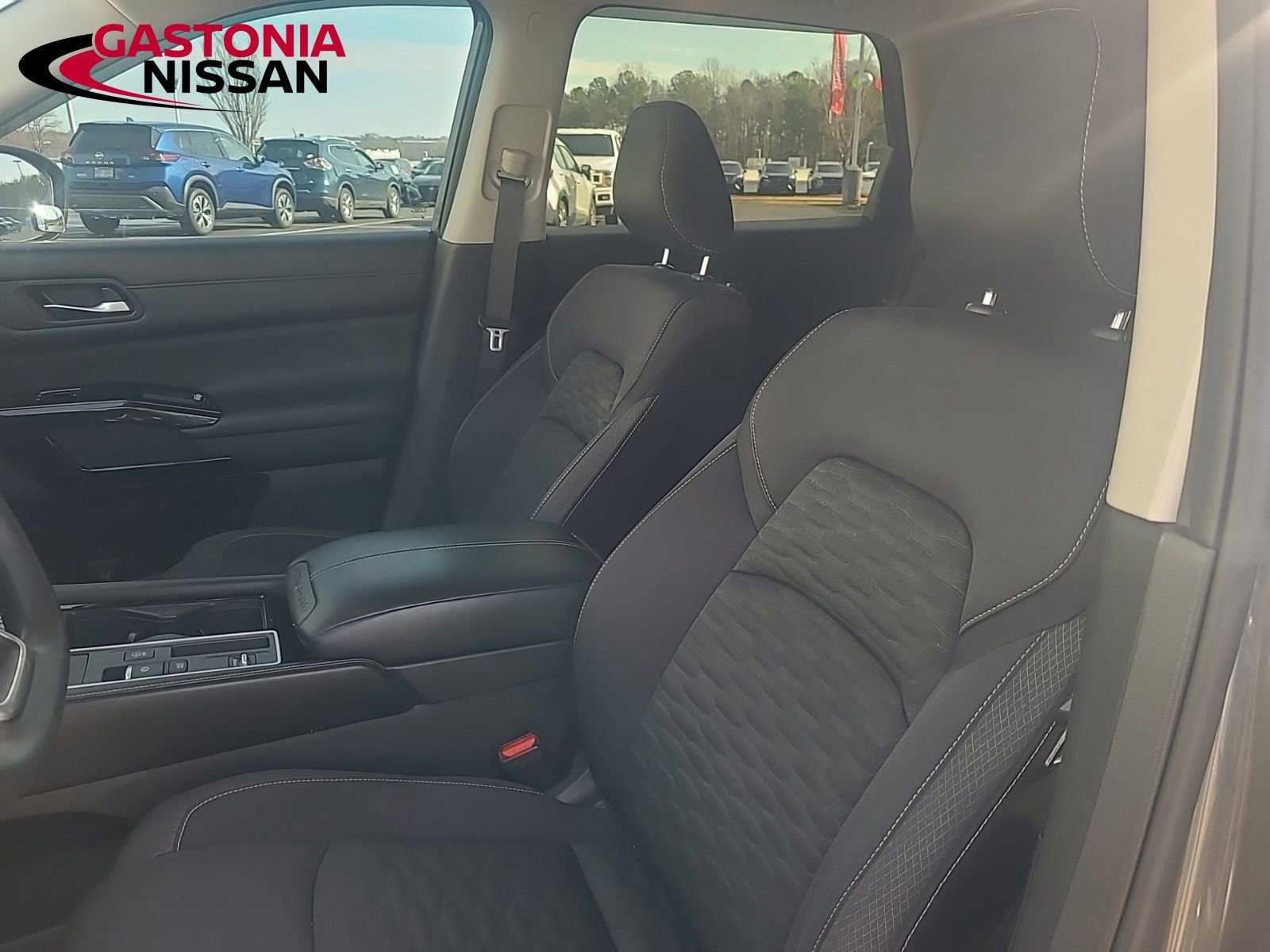 Used 2022 Nissan Pathfinder S image 29