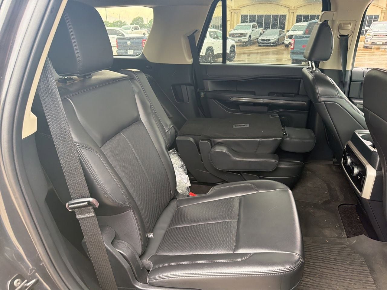Used 2022 Ford Expedition XLT AWD/4WD image 13