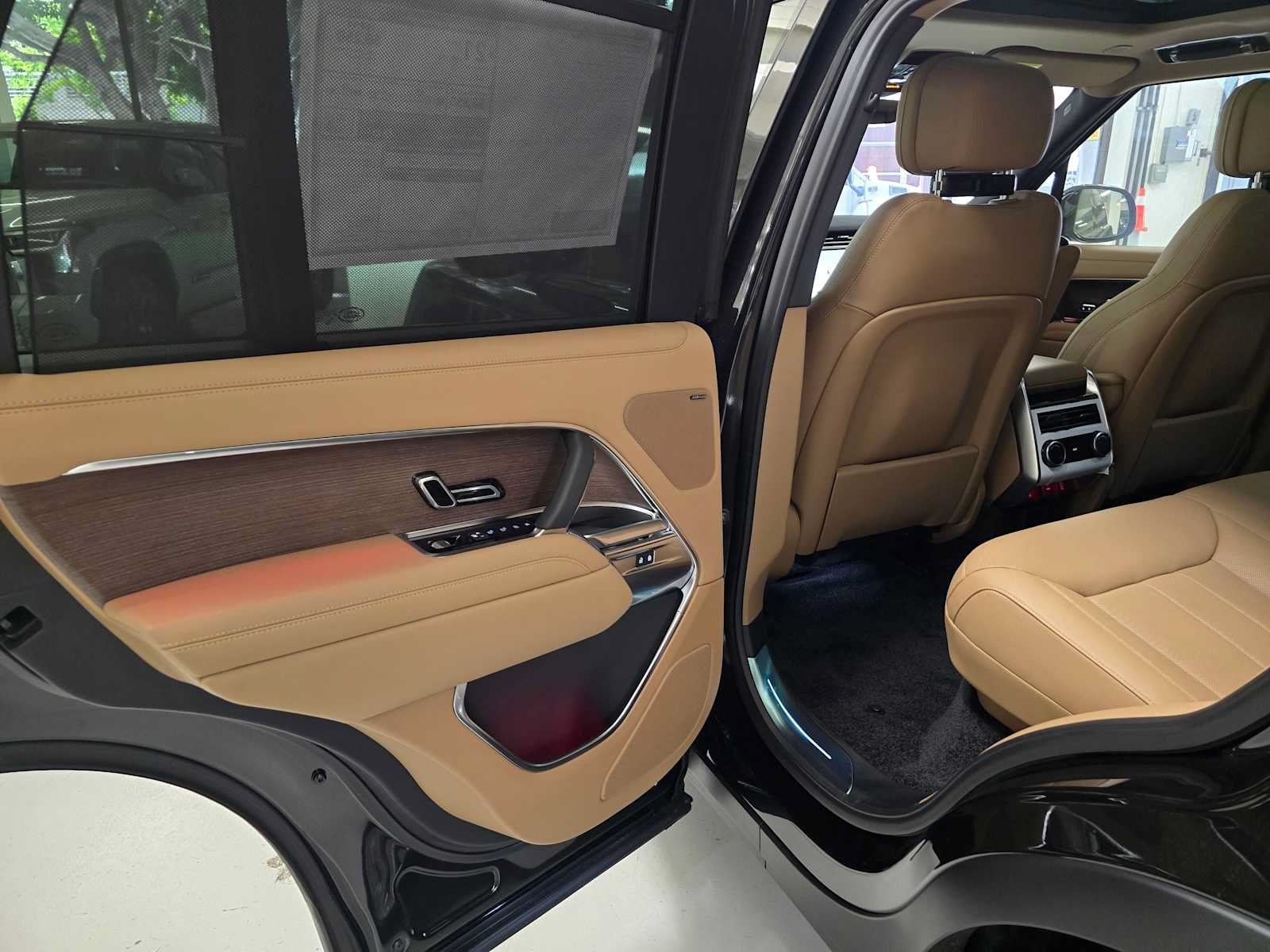 New 2026 Land Rover Range Rover SE AWD/4WD image 18
