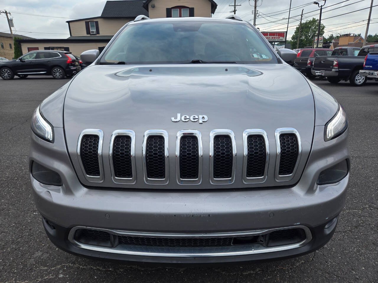 Used 2015 Jeep Cherokee Limited w/ Technology Group AWD/4WD image 3