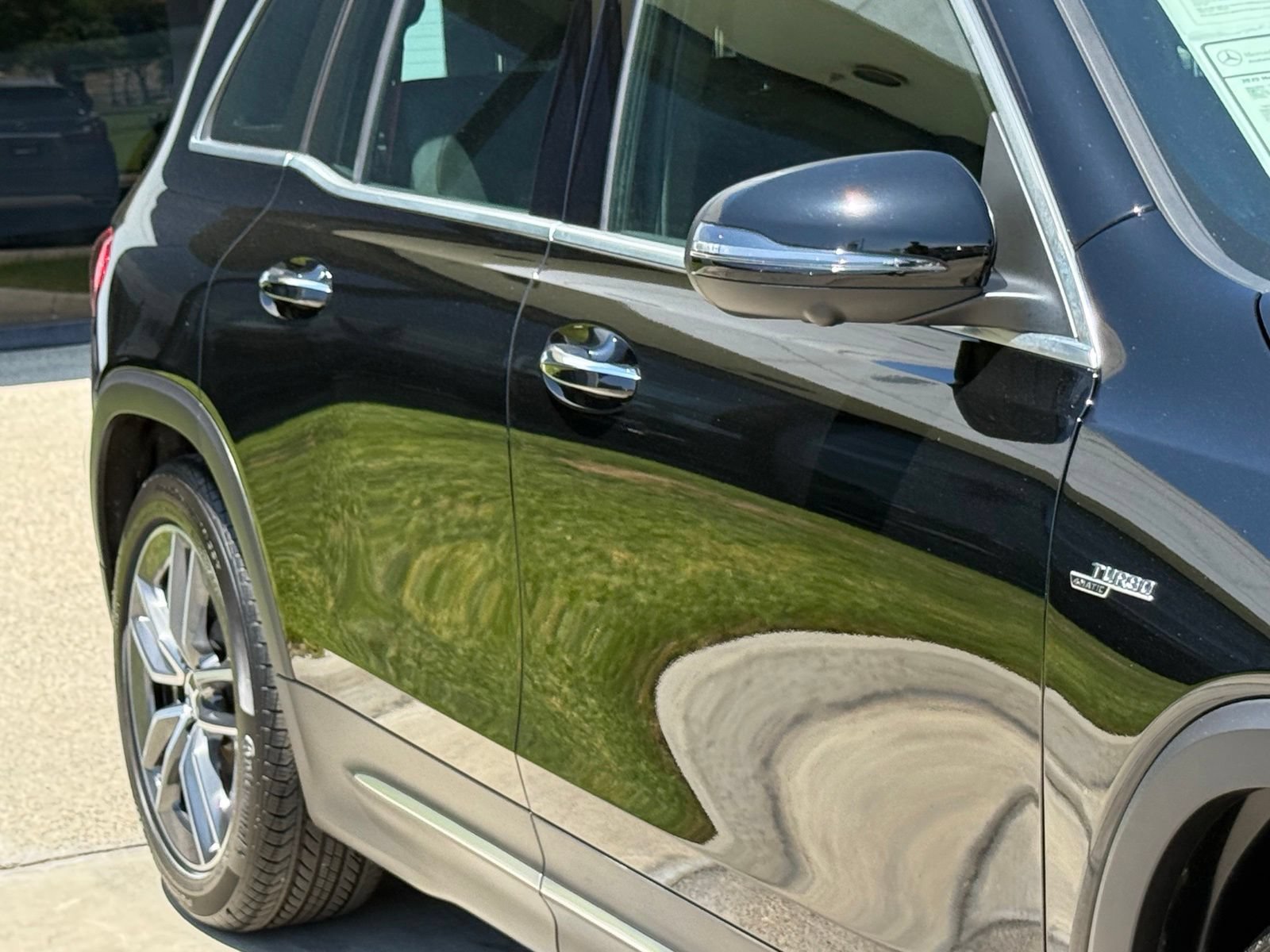 Used 2025 Mercedes-Benz GLB 35 AMG 4MATIC image 9