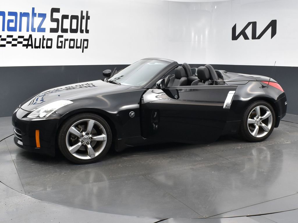 Used 2007 Nissan 350Z Touring RWD image 26