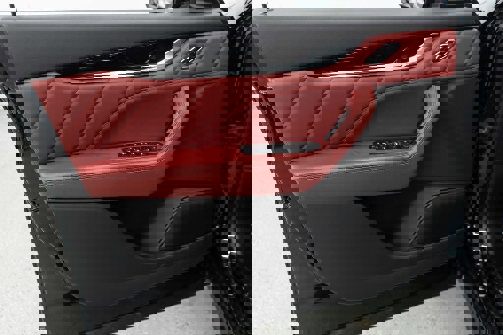 Used 2022 Maserati Levante GT image 12