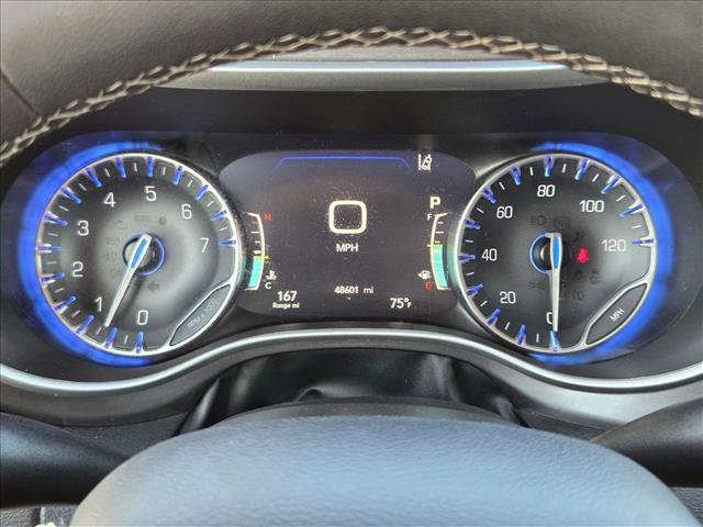 Used 2024 Chrysler Pacifica Touring-L FWD image 11