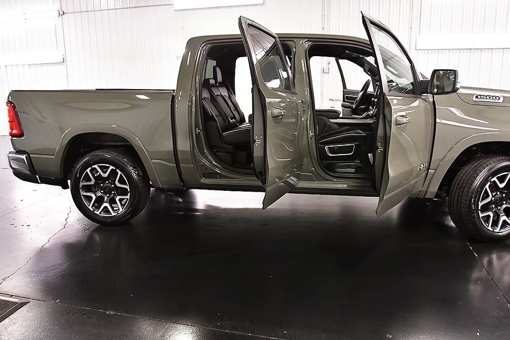 Used 2026 RAM 1500 Laramie AWD/4WD image 31