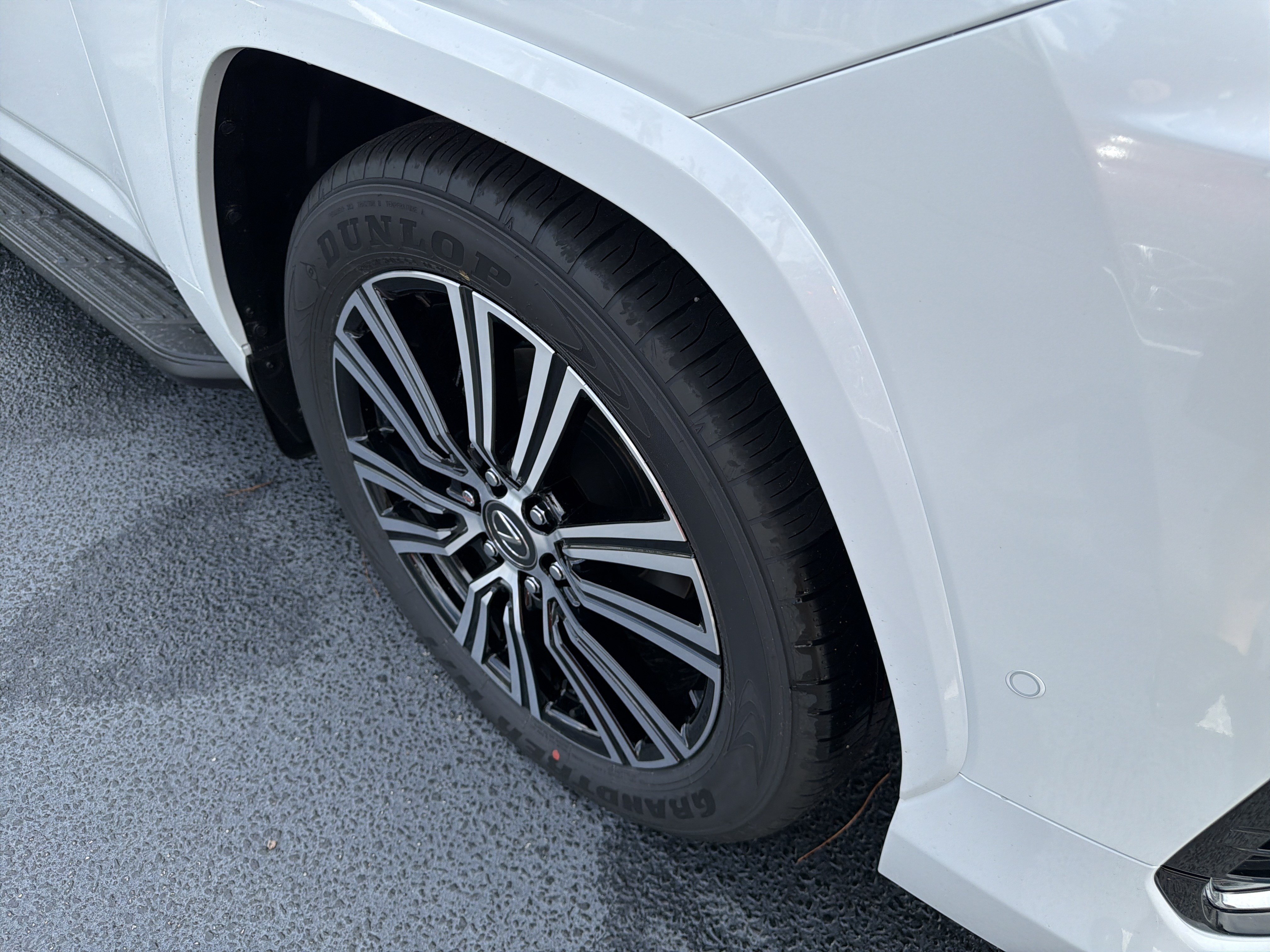 New 2026 Lexus LX 700h Luxury AWD/4WD image 11