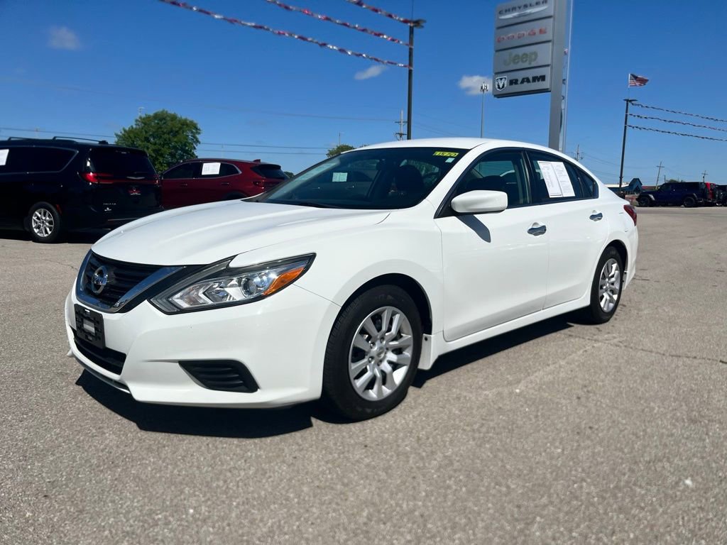 Used 2016 Nissan Altima 2.5 S w/ Power Driver Seat Package FWD image 2