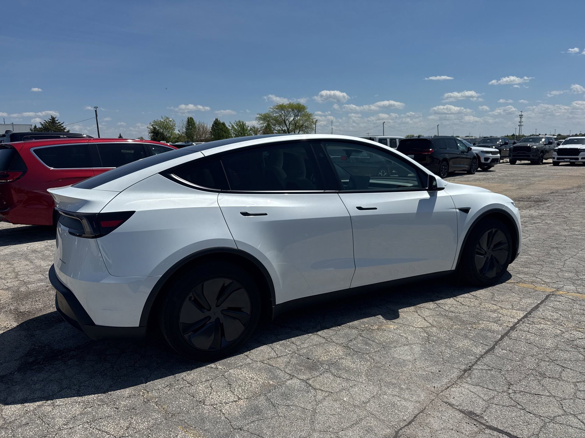 Used 2026 Tesla Model Y AWD image 5