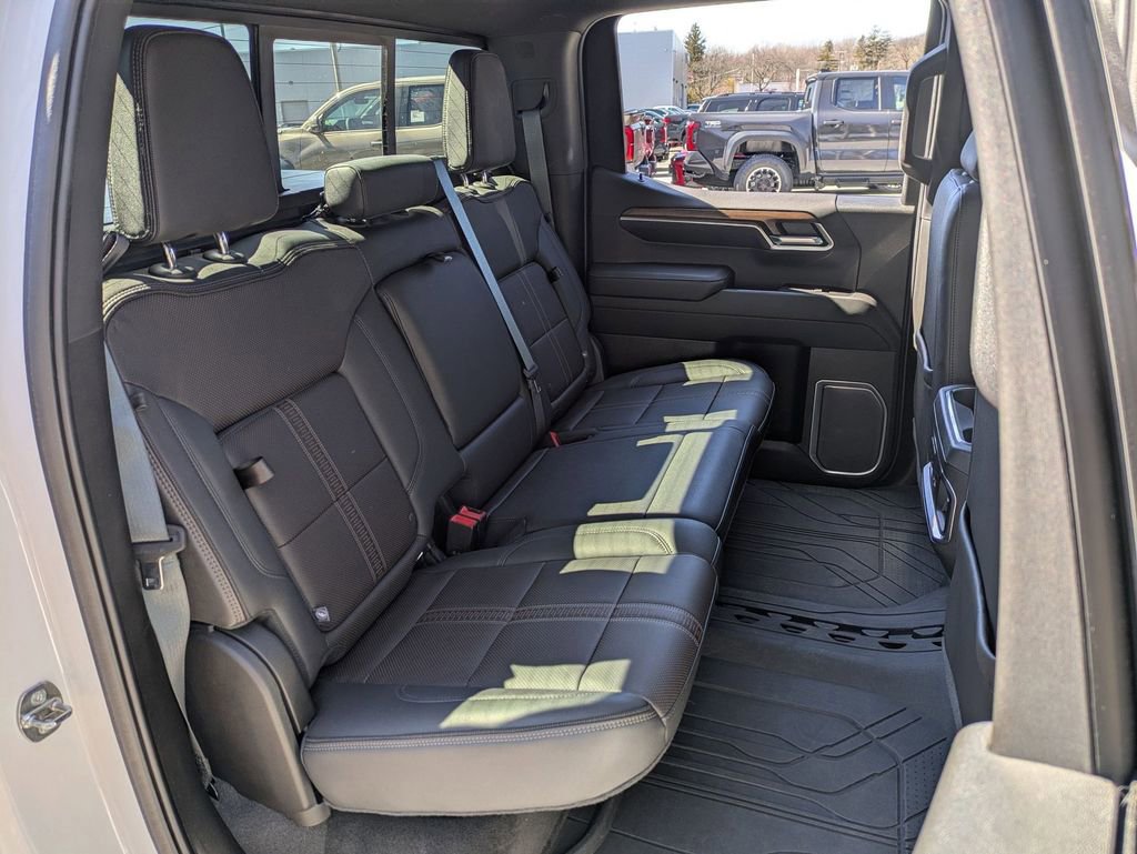 Used 2022 Chevrolet Silverado 1500 High Country w/ High Country Premium Package image 22