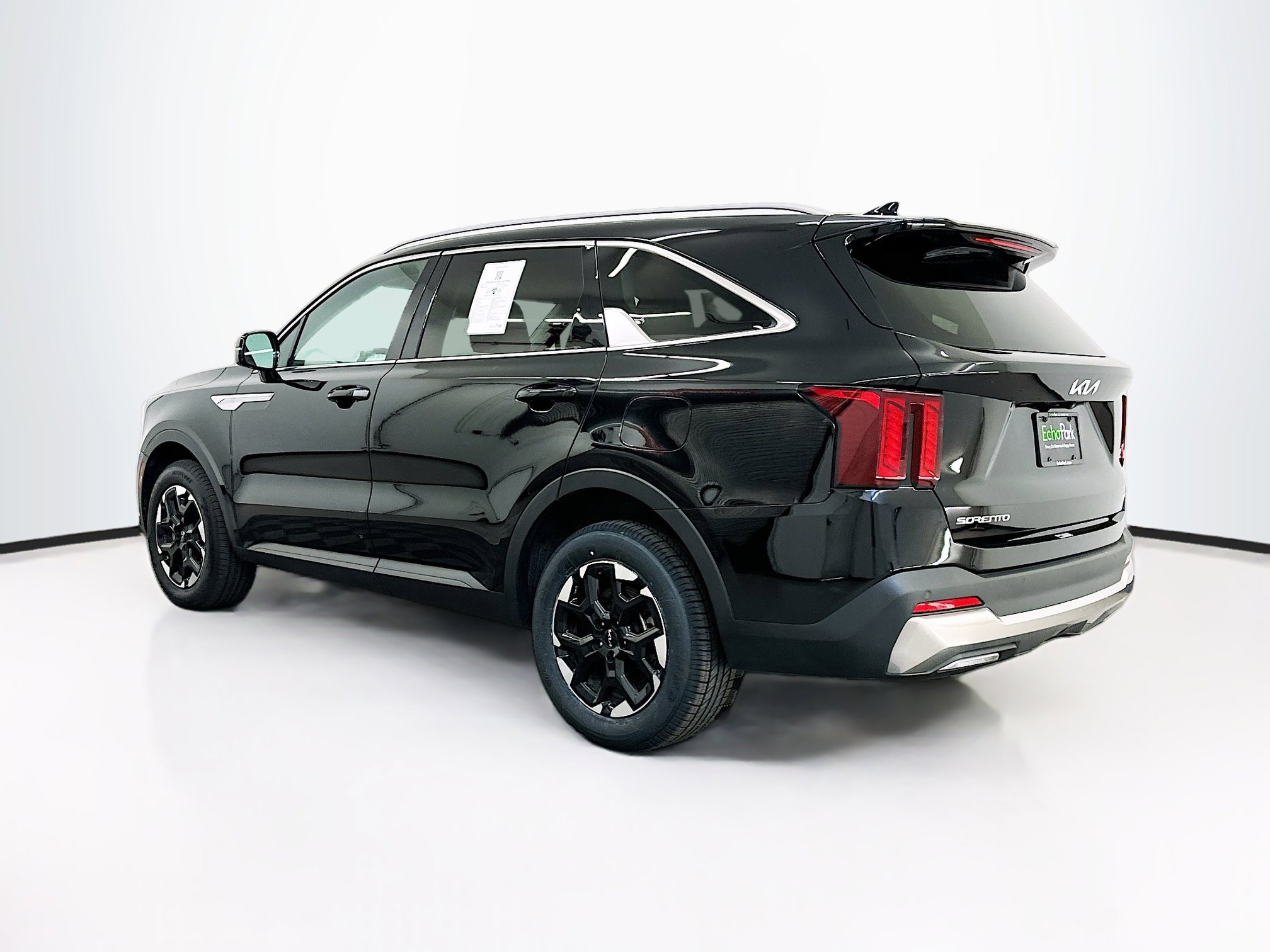 Used 2024 Kia Sorento S image 5