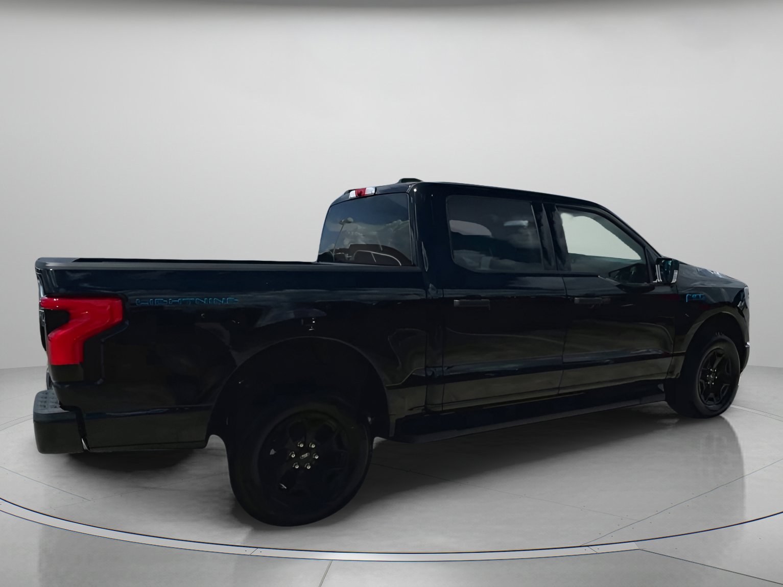 Used 2025 Ford F150 Lightning XLT image 30