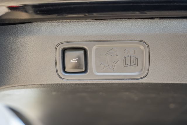 Used 2022 Ford Expedition Max Limited AWD/4WD image 16