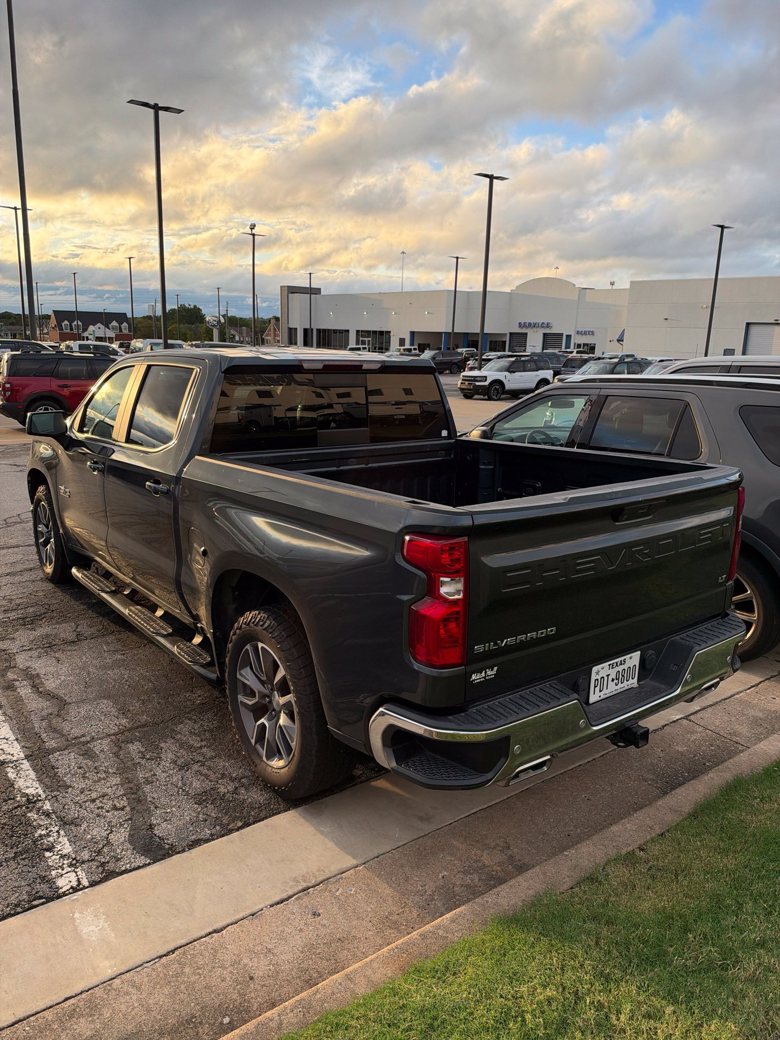 Used 2020 Chevrolet Silverado 1500 LT w/ Texas Edition AWD/4WD image 4