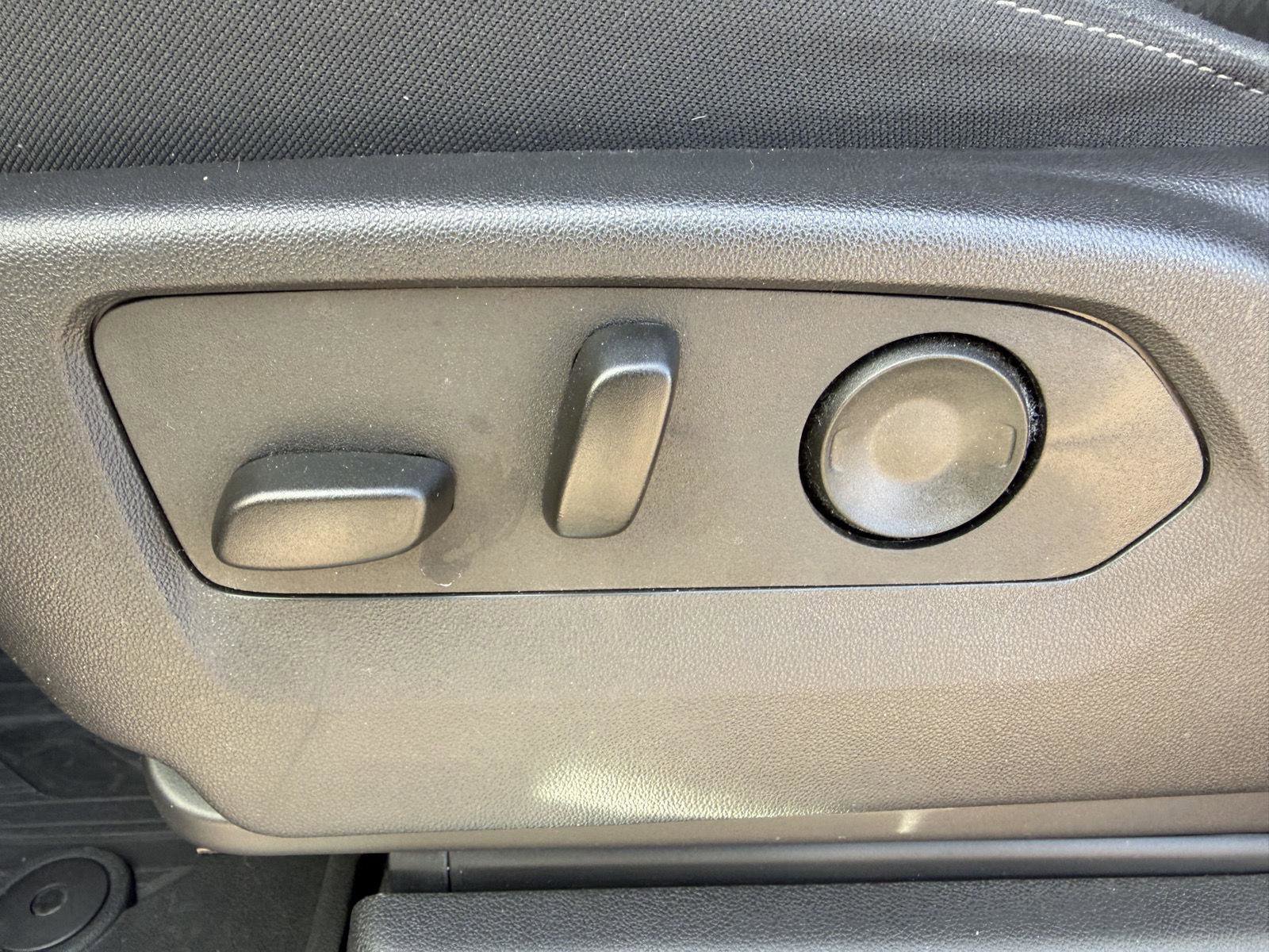 Used 2025 GMC Sierra 1500 Elevation w/ Preferred Package image 19