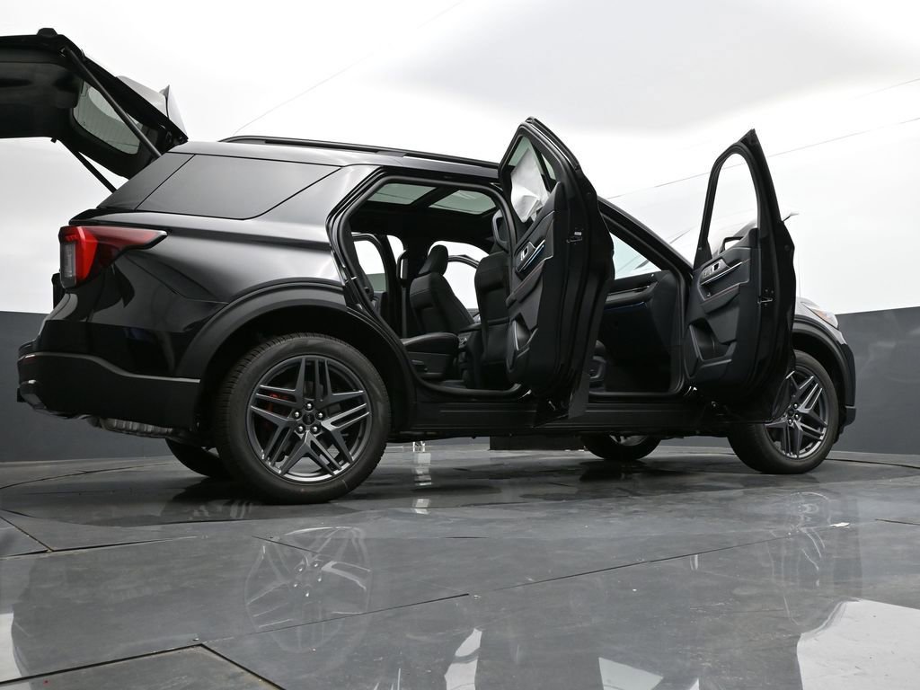 New 2025 Ford Explorer ST-Line w/ Premium Package image 40