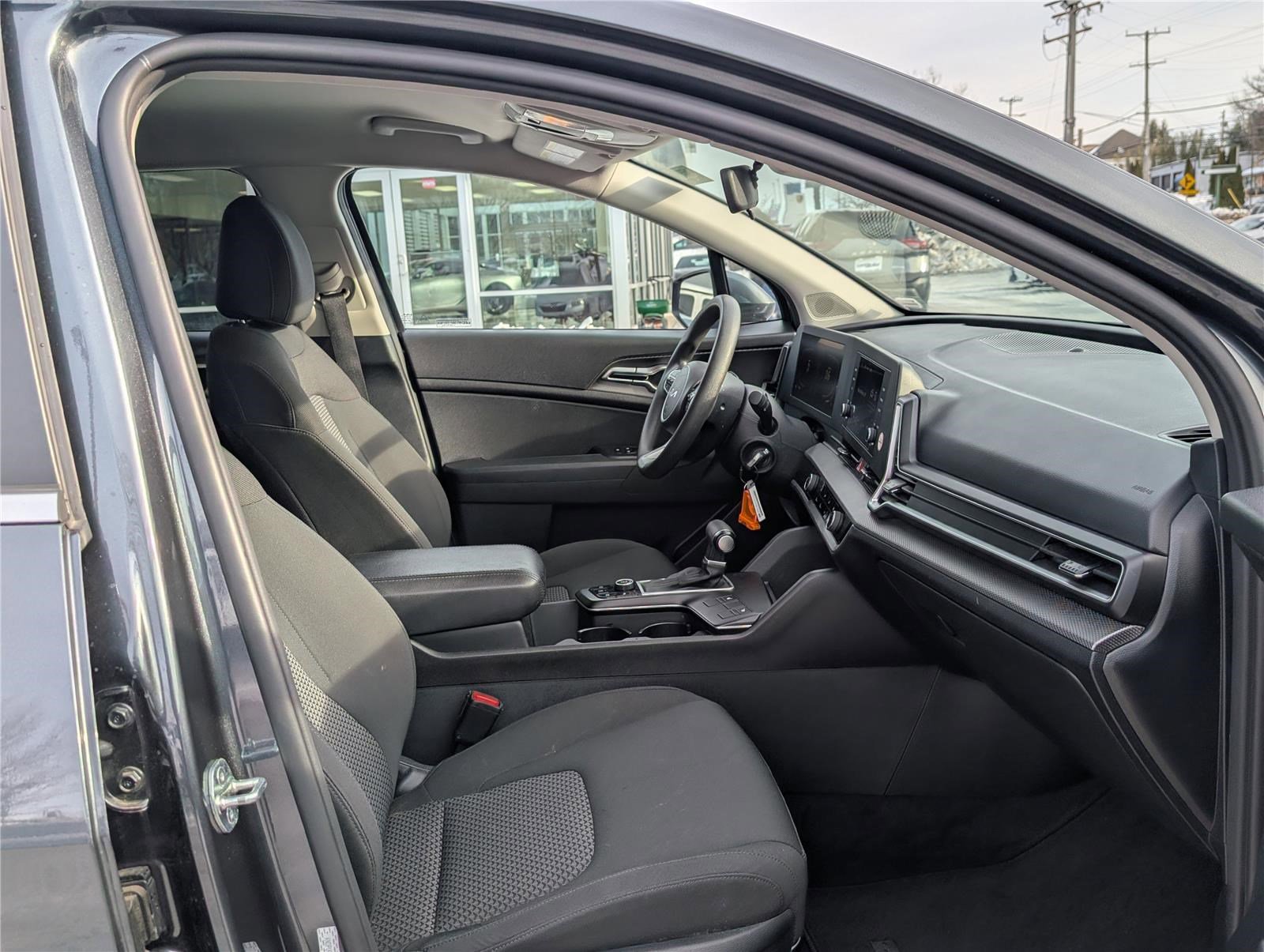 Used 2023 Kia Sportage LX image 10