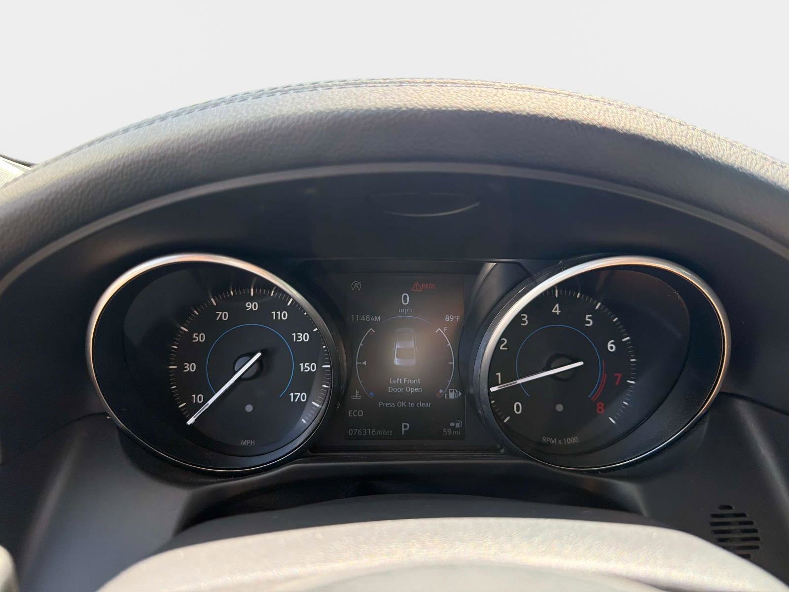 Used 2018 Jaguar XF Premium RWD image 27