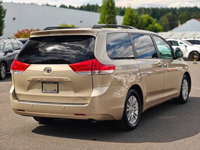 Used 2011 Toyota Sienna XLE w/ XLE Navigation Pkg FWD image 7
