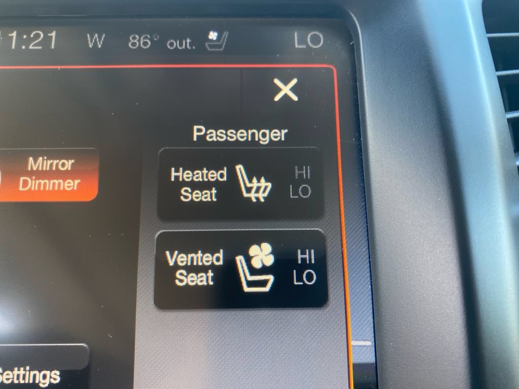 Used 2017 Jeep Cherokee Overland AWD/4WD image 28