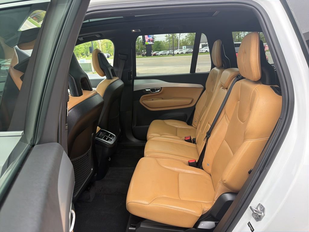 Used 2017 Volvo XC90 T6 Momentum w/ Vision Package AWD/4WD image 5