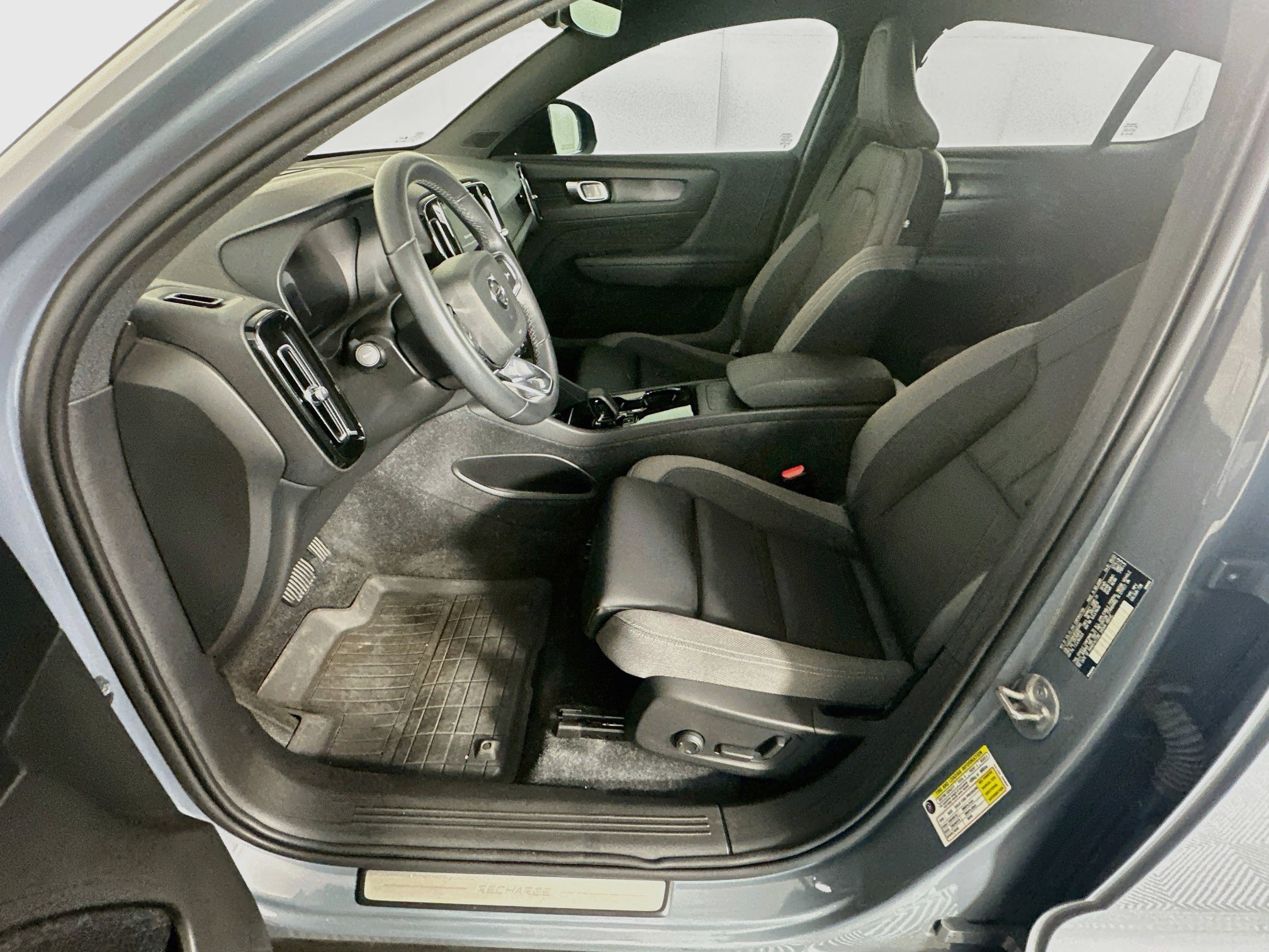 Used 2023 Volvo C40 Recharge Core w/ Protection Package Premier AWD/4WD image 13