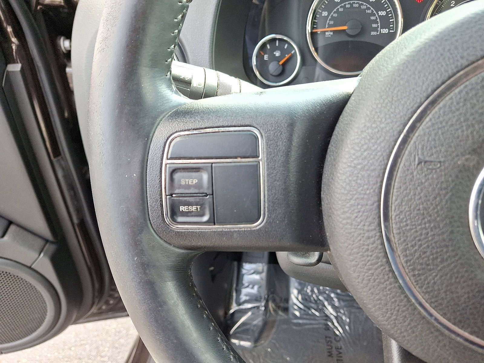 Used 2014 Jeep Compass Latitude w/ Mopar Chrome Accents Group image 18