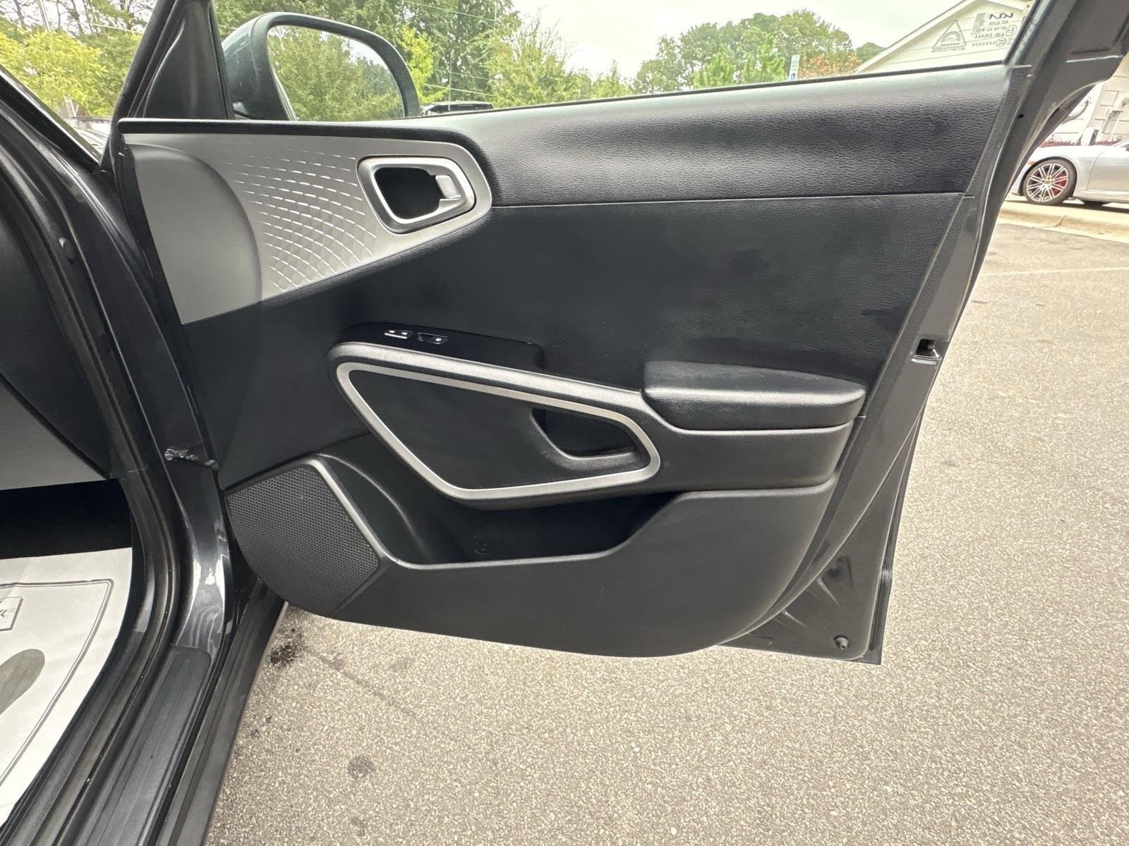 Used 2022 Kia Soul LX w/ Technology Package image 21