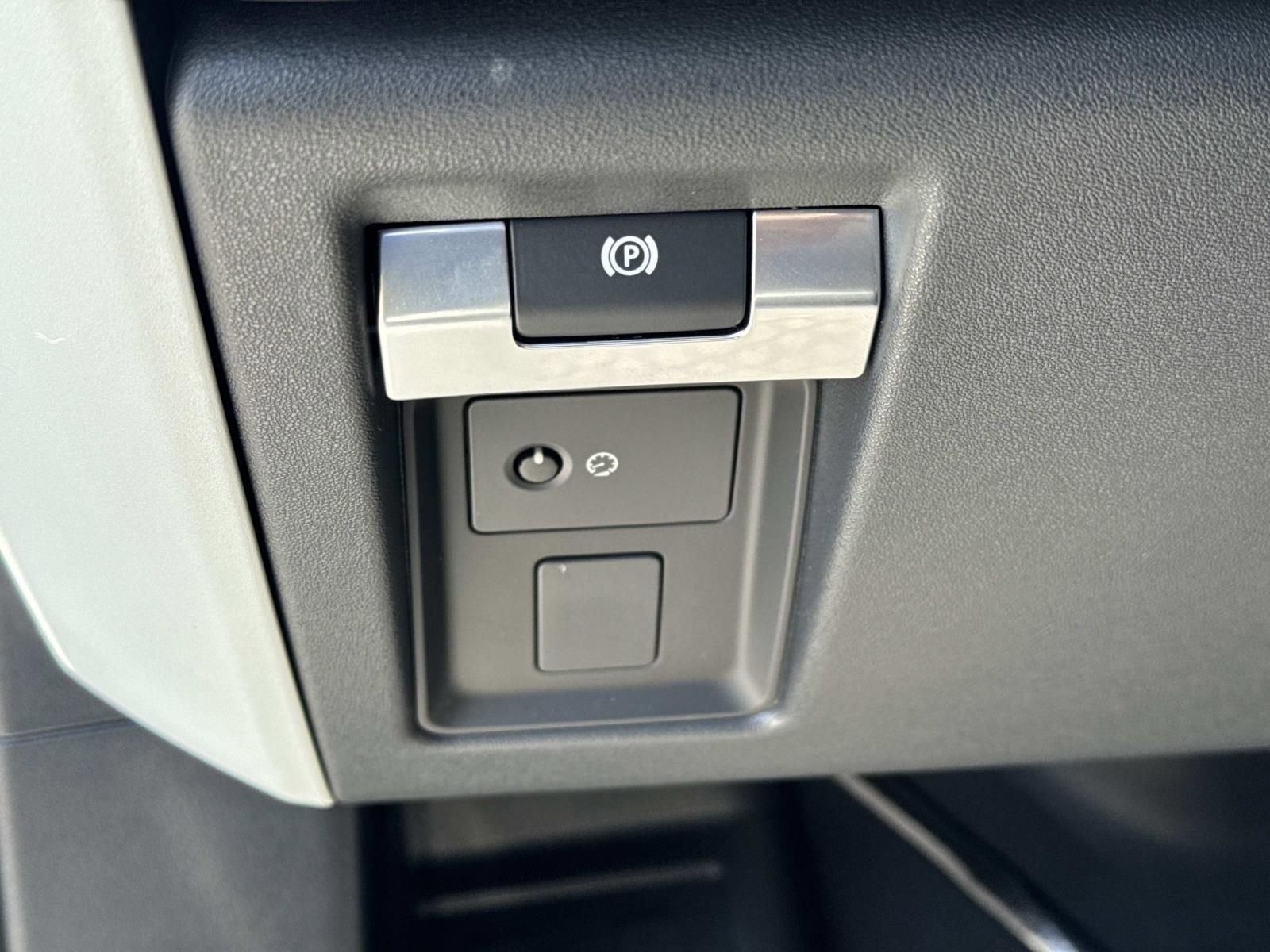 Used 2024 Land Rover Defender 90 S AWD/4WD image 21