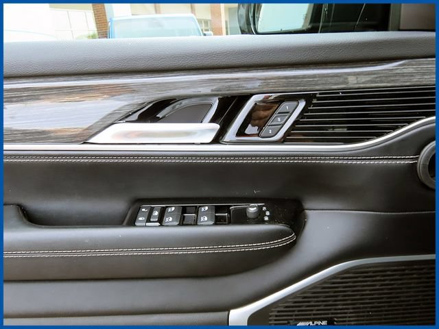 Used 2022 Jeep Wagoneer Series II AWD/4WD image 13
