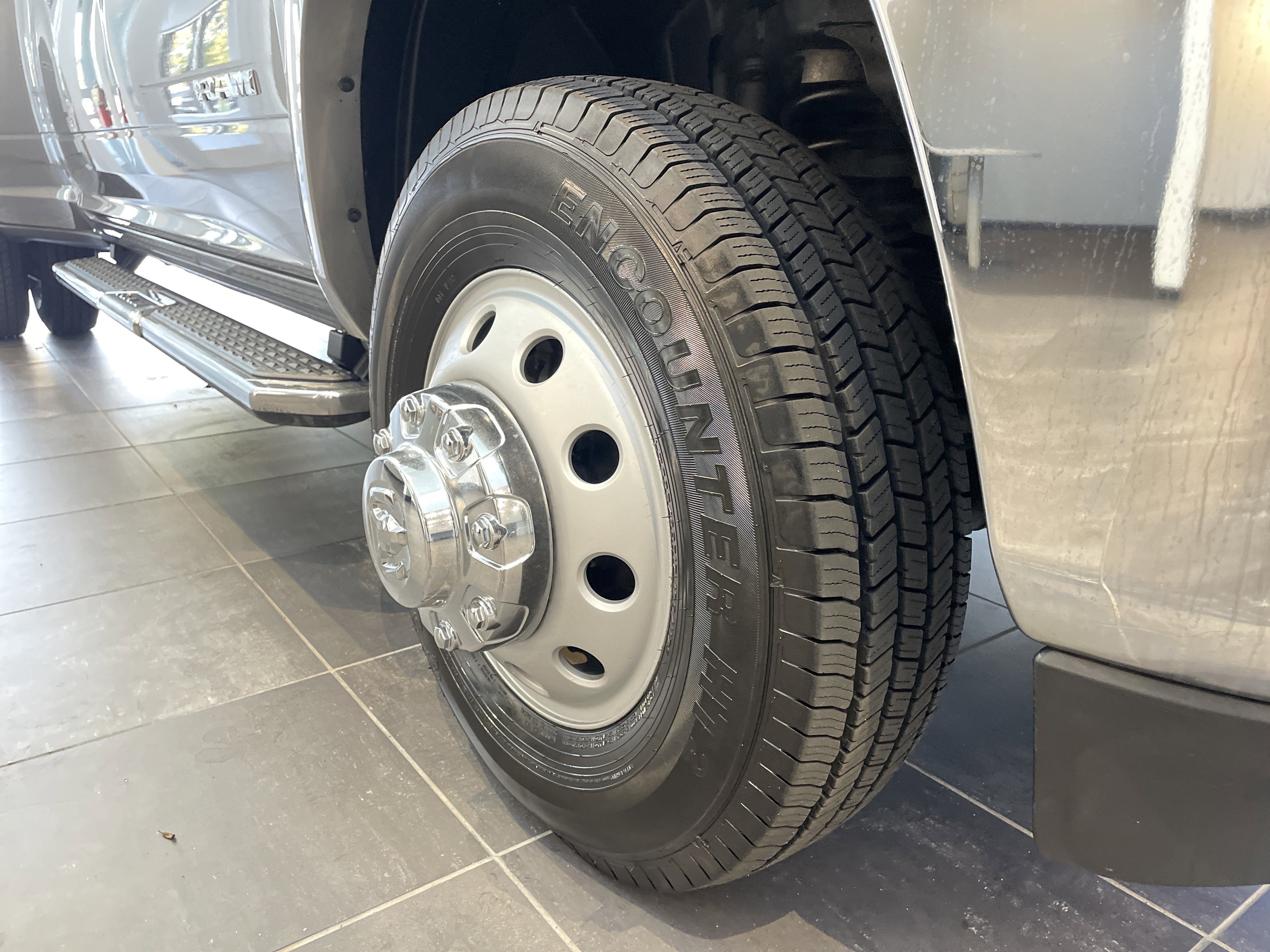 Used 2020 RAM 3500 Laramie image 13