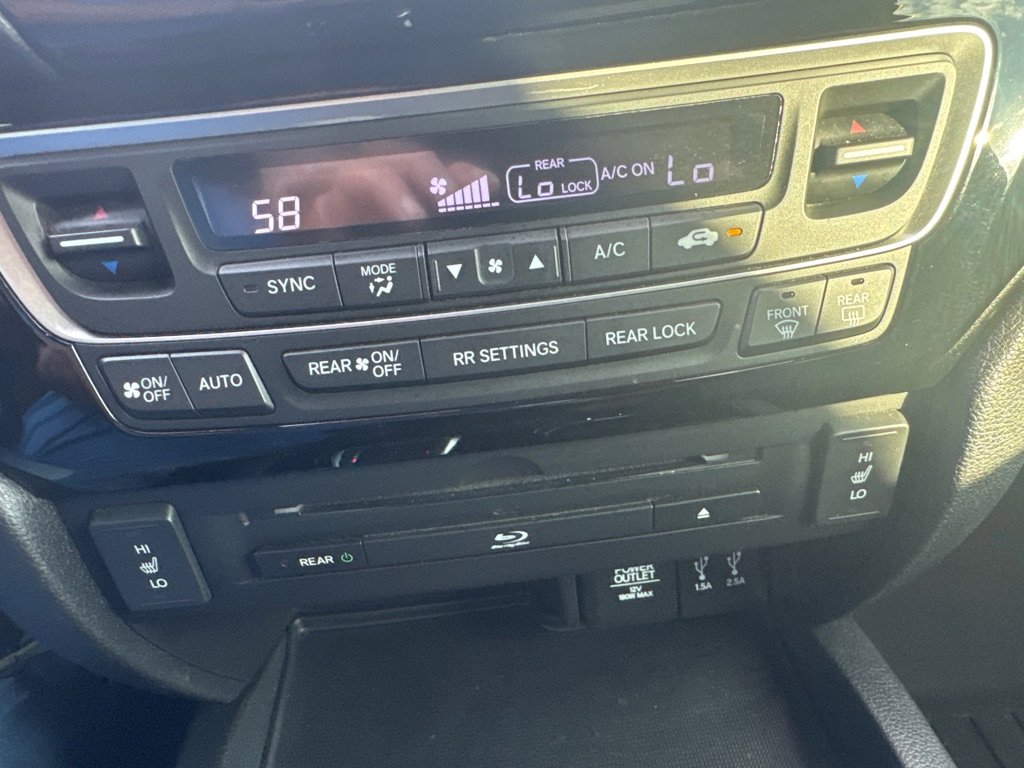 Used 2016 Honda Pilot Touring image 21