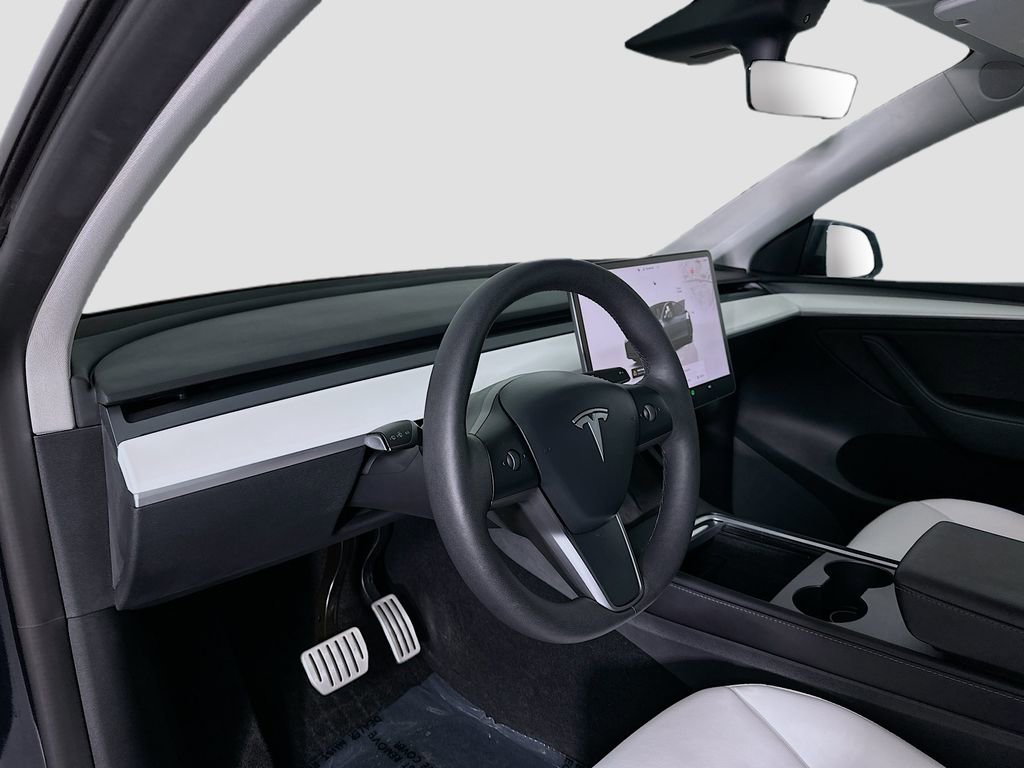 Used 2022 Tesla Model Y Performance image 4
