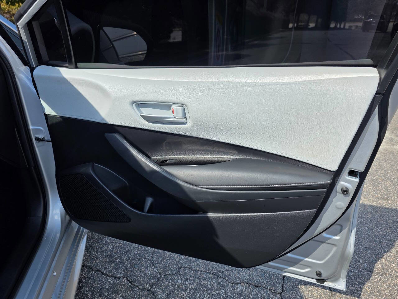 Used 2020 Toyota Corolla SE image 29